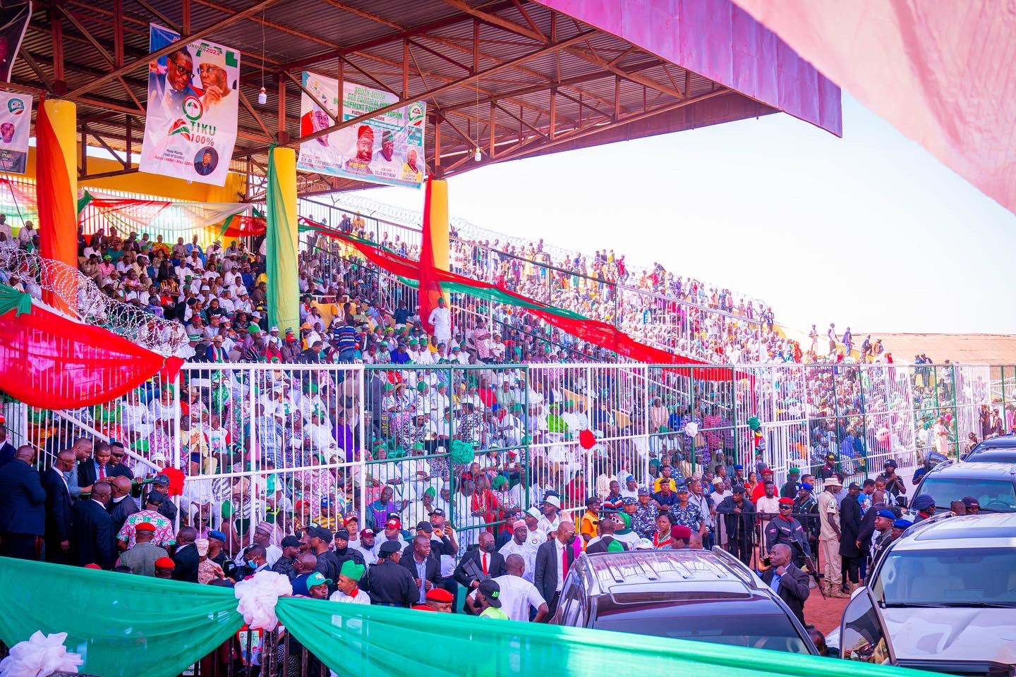 Atiku campaigns in Jos, promises restoration of peace 4 Fj3wuF2XgAECw5l