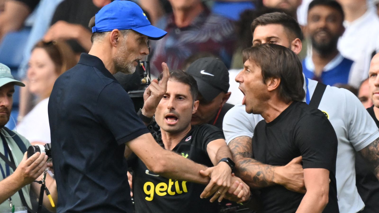 Conte, Tuchel sent off after Harry Kane's last-gasp equaliser 1 Conte and Tuchel