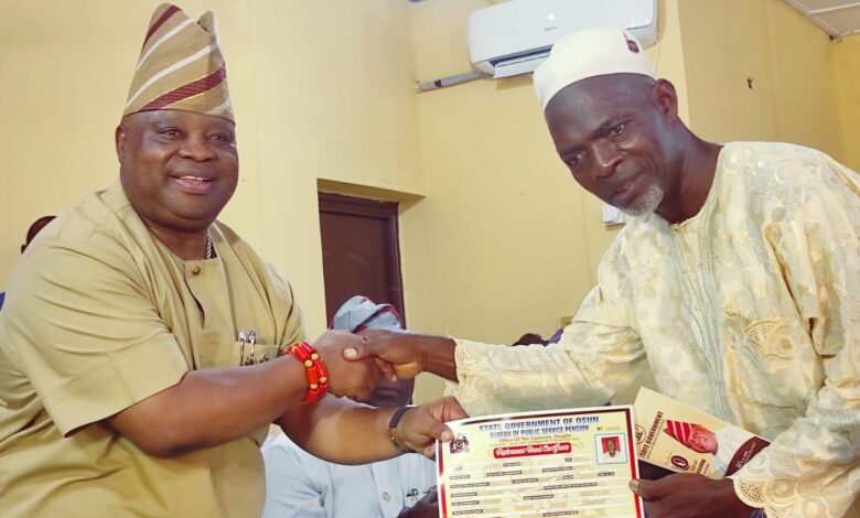 Adeleke releases N1.46bn bond certificates to 273 retirees in Osun 1 Adeleke