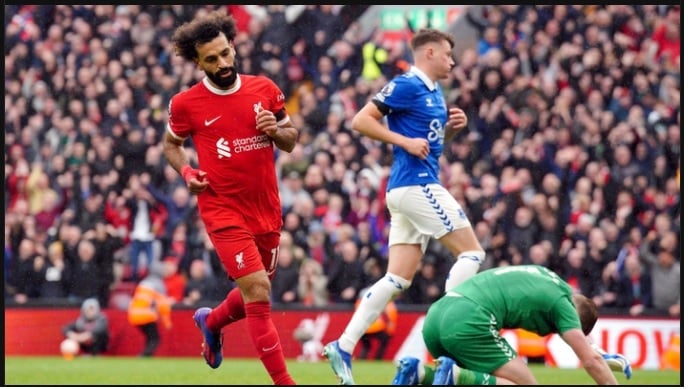 Liverpool hit 10-man Everton for four