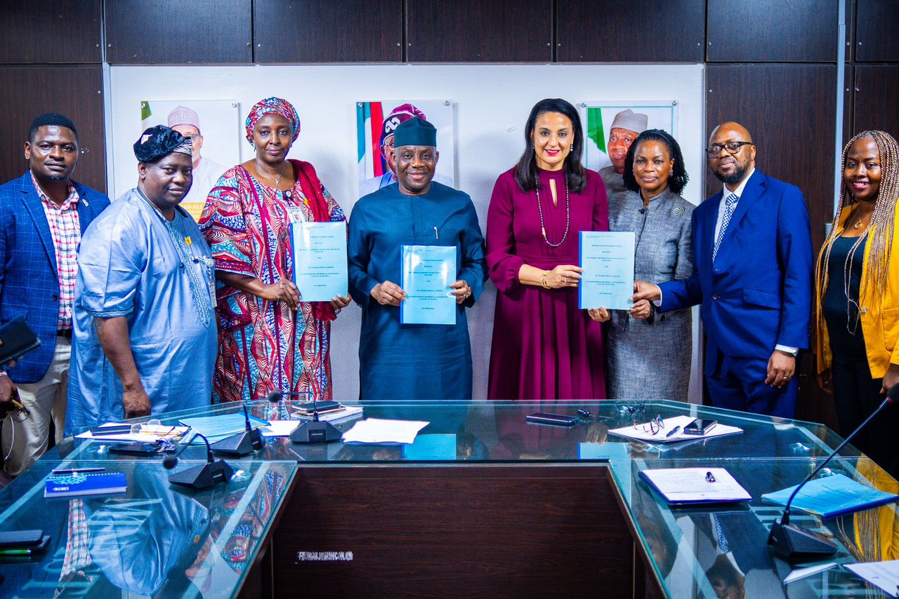 FG signs MoU with GE Healthcare, JNCI to boost Bio-Medical Engineering ...